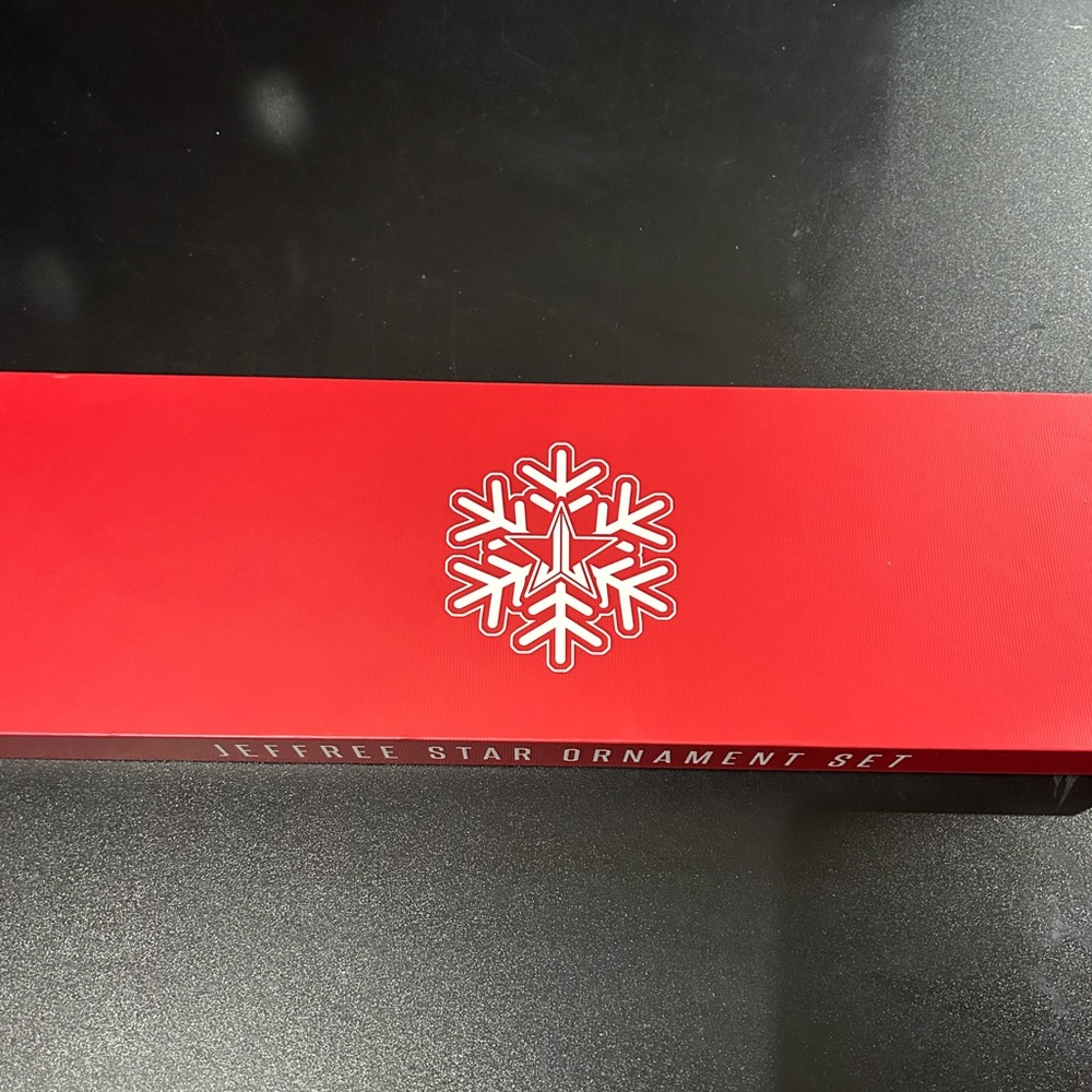 Jeffrey Star Ornament Set
Limited edition